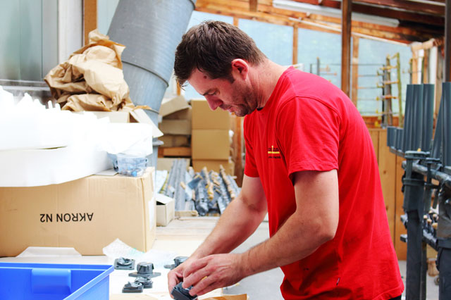 Rudolf-Zizler-Mitarbeiter-Verpackung-Lackierteile